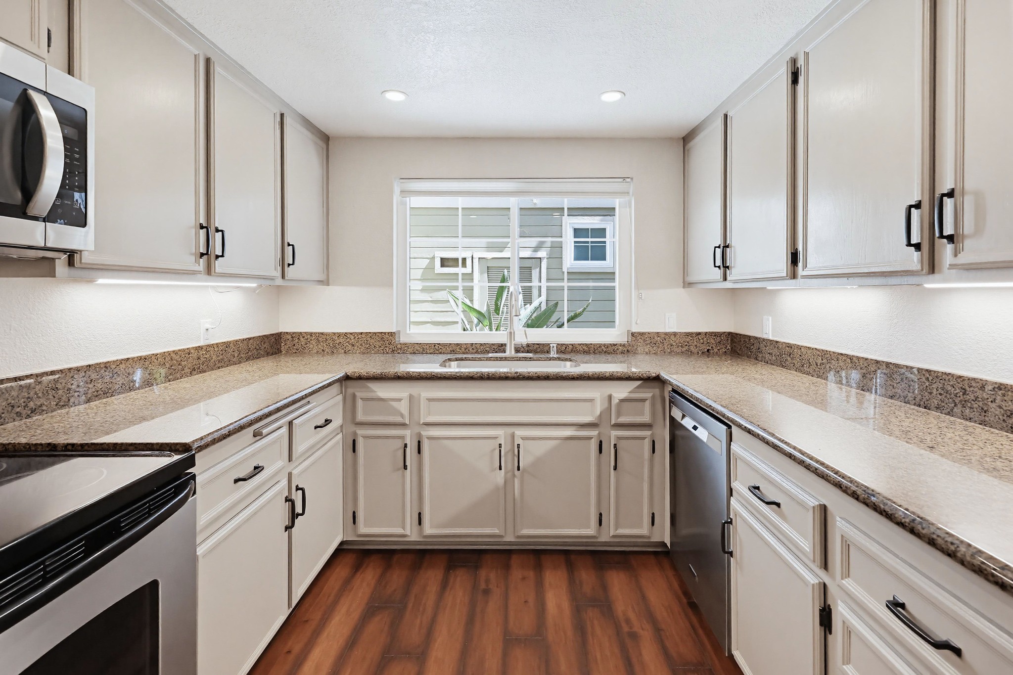 Virtual tour photo 29 of 49 for 4204 Third Ave