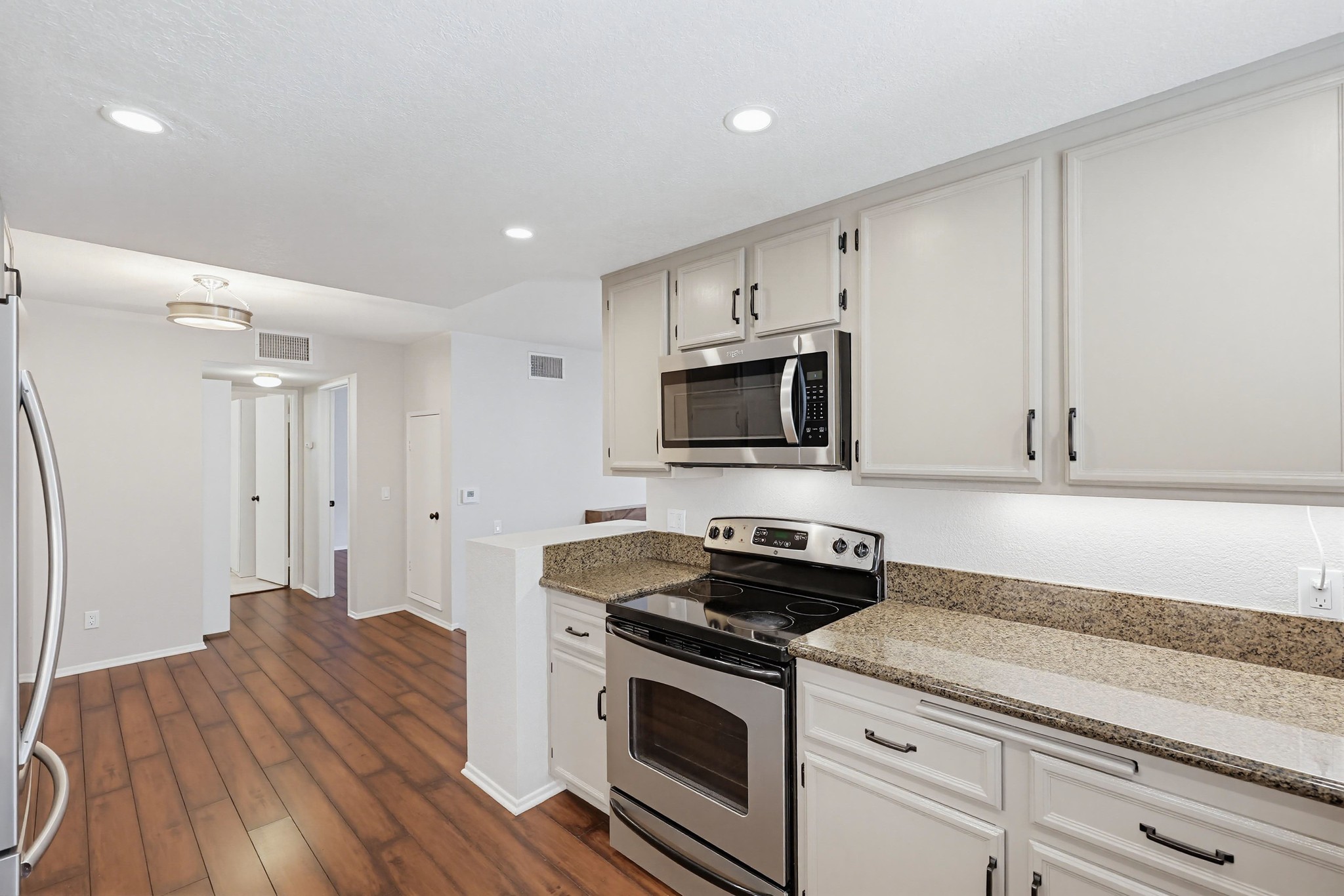 Virtual tour photo 31 of 49 for 4204 Third Ave