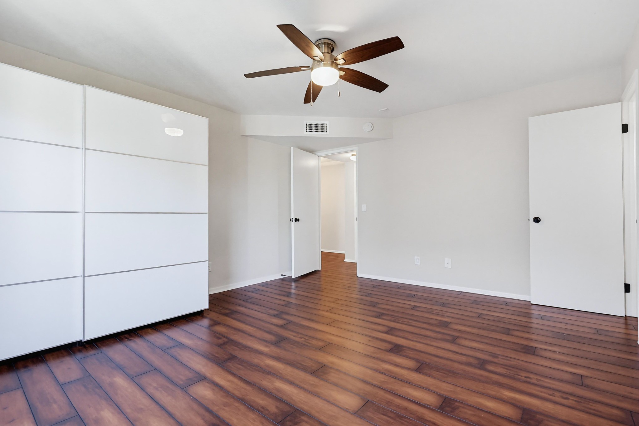 Virtual tour photo 41 of 49 for 4204 Third Ave