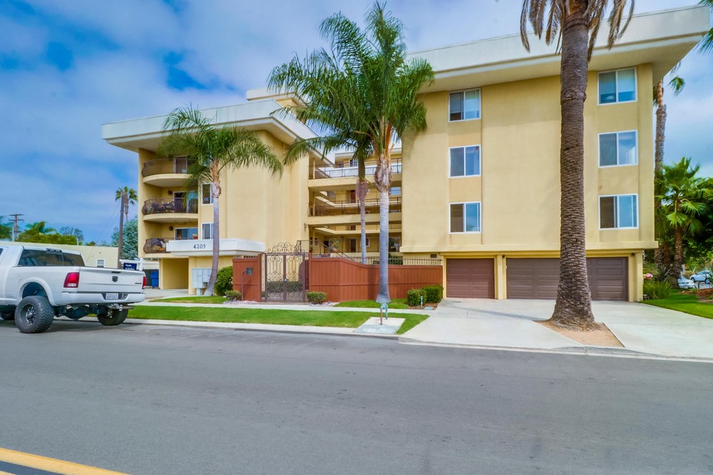 Virtual tour photo 3 of 31 for 4205 Lamont St