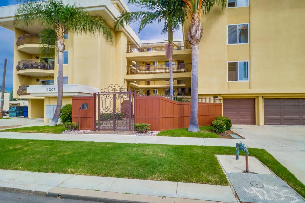 Virtual tour photo 4 of 31 for 4205 Lamont St