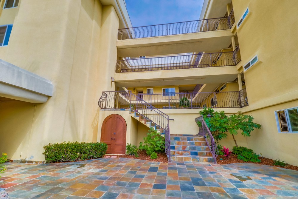 Virtual tour photo 6 of 31 for 4205 Lamont St