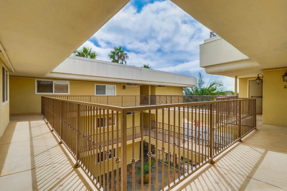 Virtual tour photo 9 of 31 for 4205 Lamont St