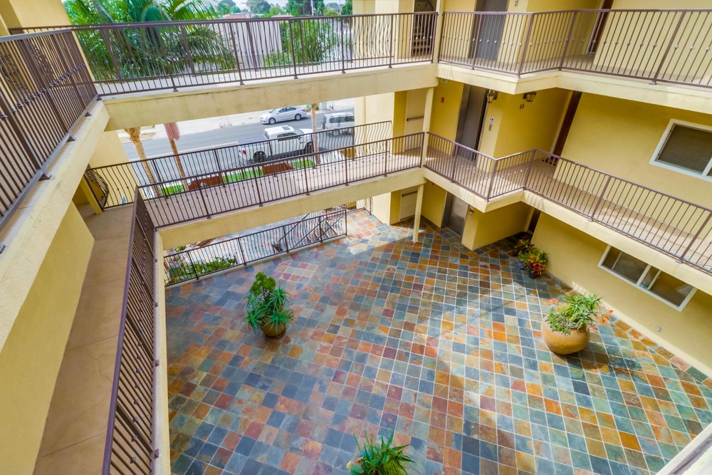 Virtual tour photo 10 of 31 for 4205 Lamont St