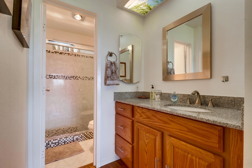 Virtual tour photo 25 of 31 for 4205 Lamont St