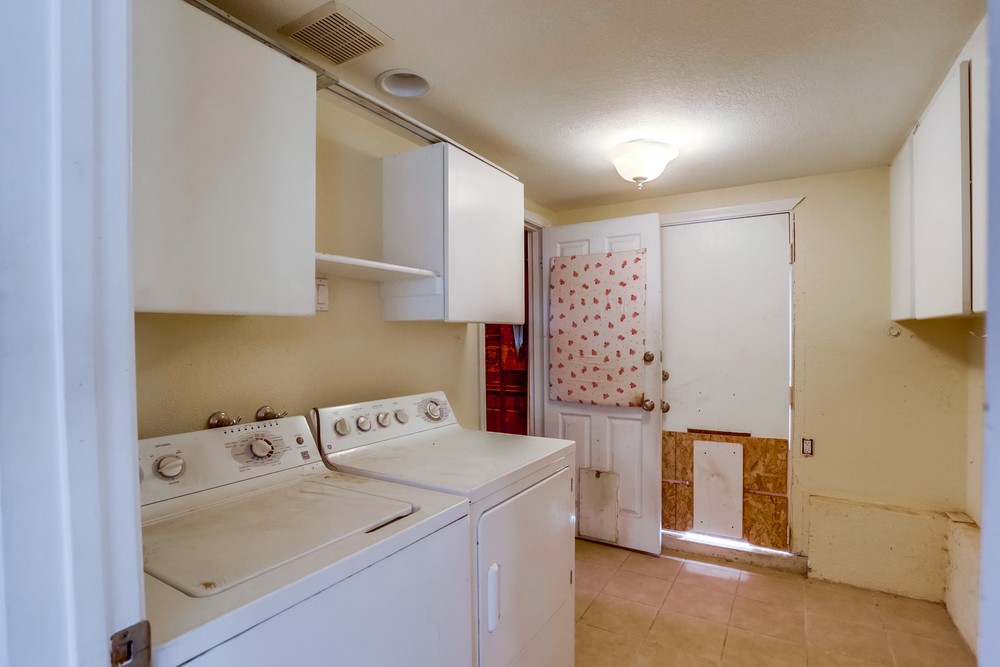 Virtual tour photo 31 of 40 for 4207 Feather Ave