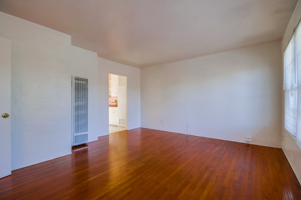 Virtual tour photo 9 of 18 for 4210 Haines St #5
