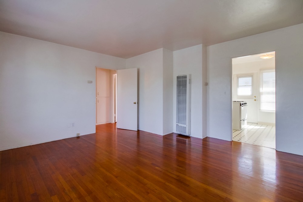 Virtual tour photo 10 of 18 for 4210 Haines St #5
