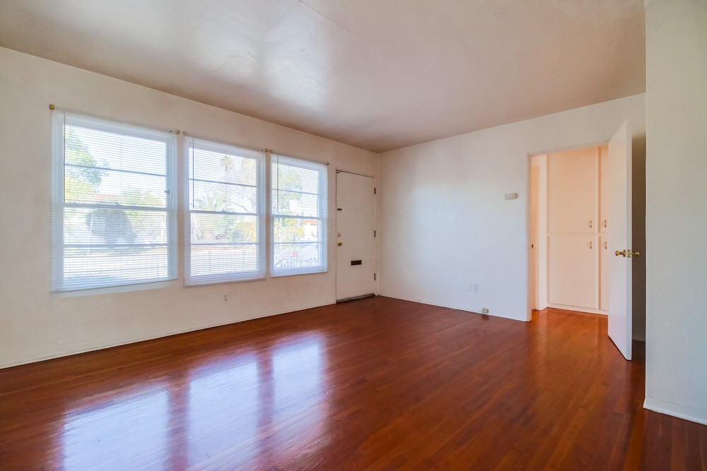 Virtual tour photo 11 of 18 for 4210 Haines St #5
