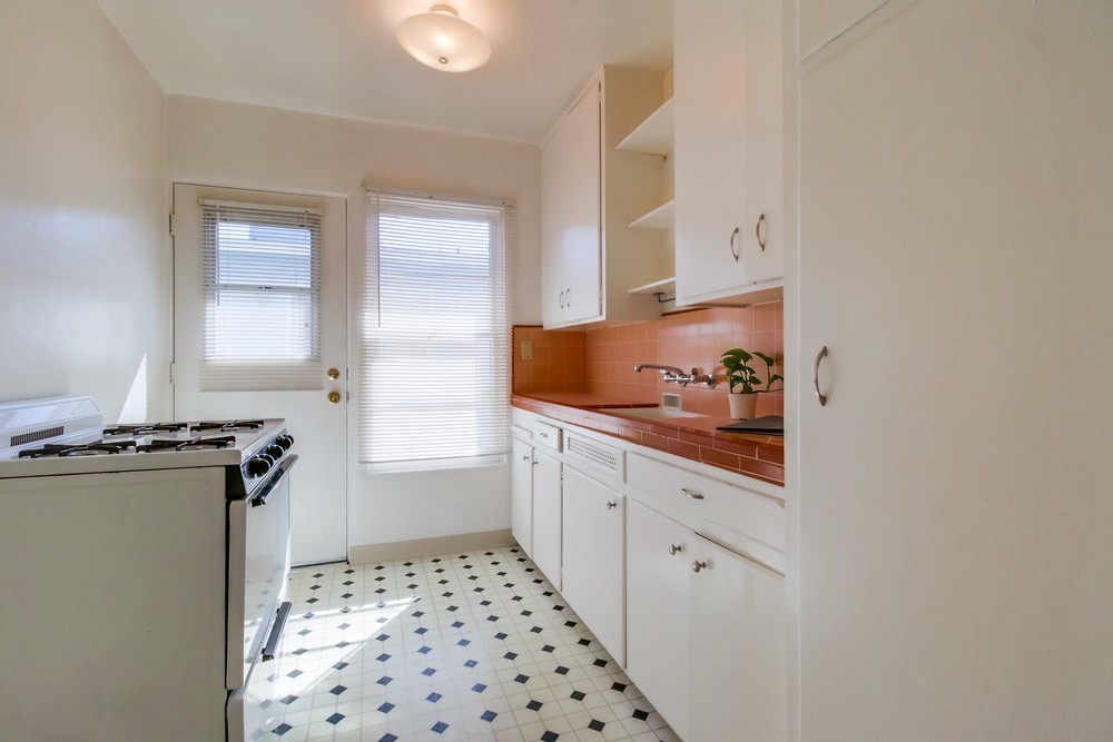 Virtual tour photo 12 of 18 for 4210 Haines St #5