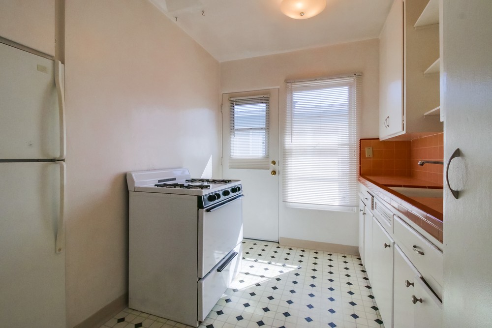 Virtual tour photo 13 of 18 for 4210 Haines St #5