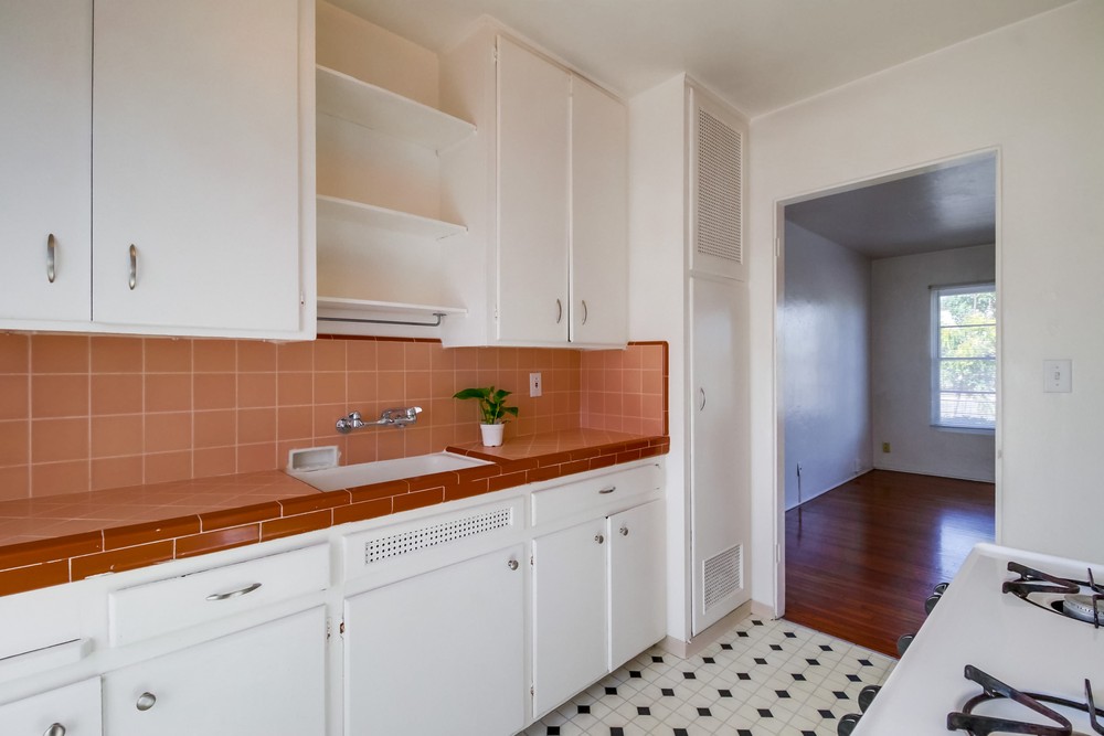Virtual tour photo 14 of 18 for 4210 Haines St #5