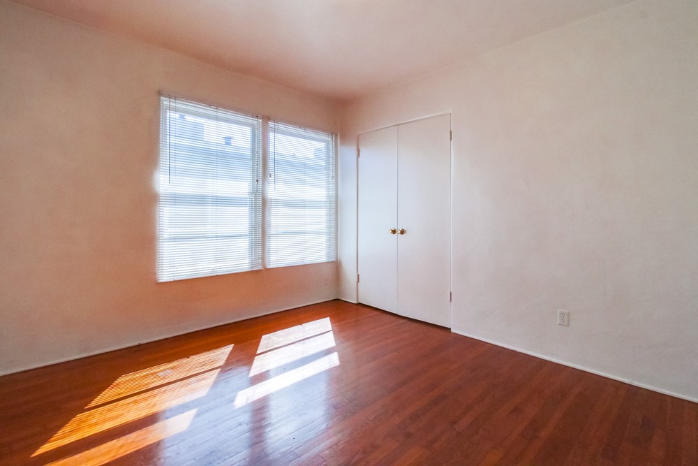 Virtual tour photo 17 of 18 for 4210 Haines St #5