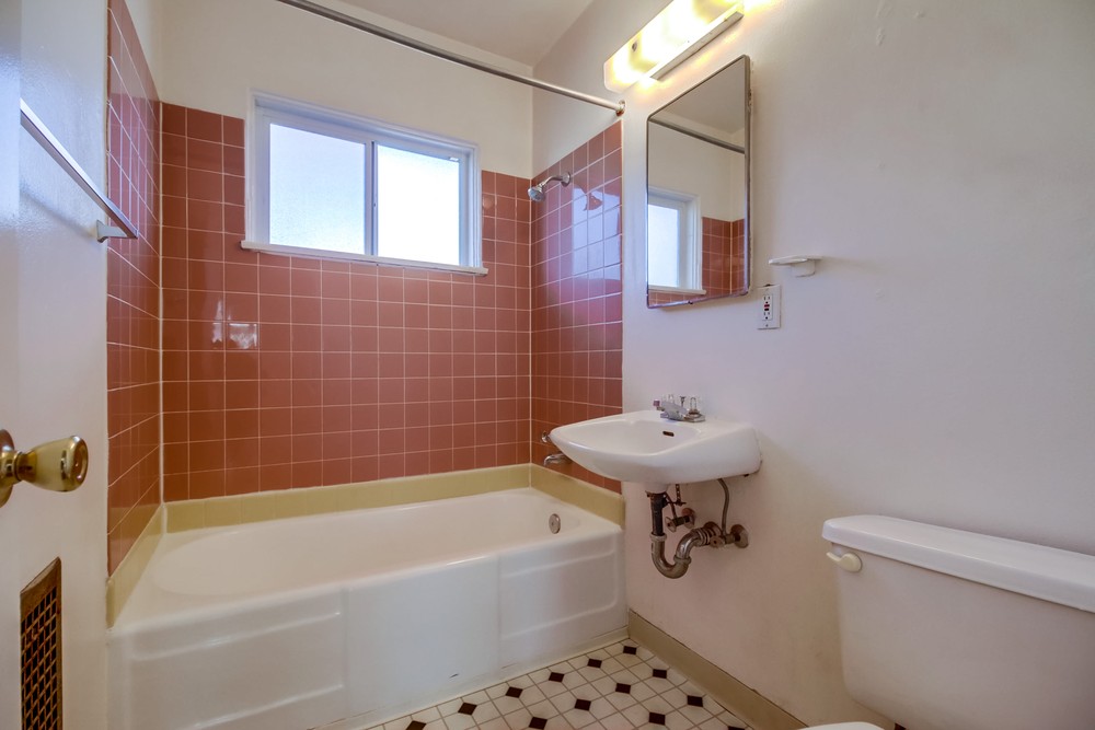 Virtual tour photo 19 of 18 for 4210 Haines St #5
