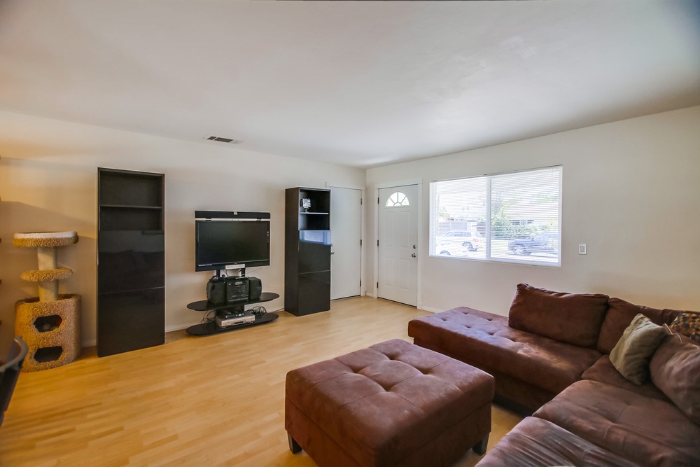 Virtual tour photo 12 of 51 for 4212 Feather Ave