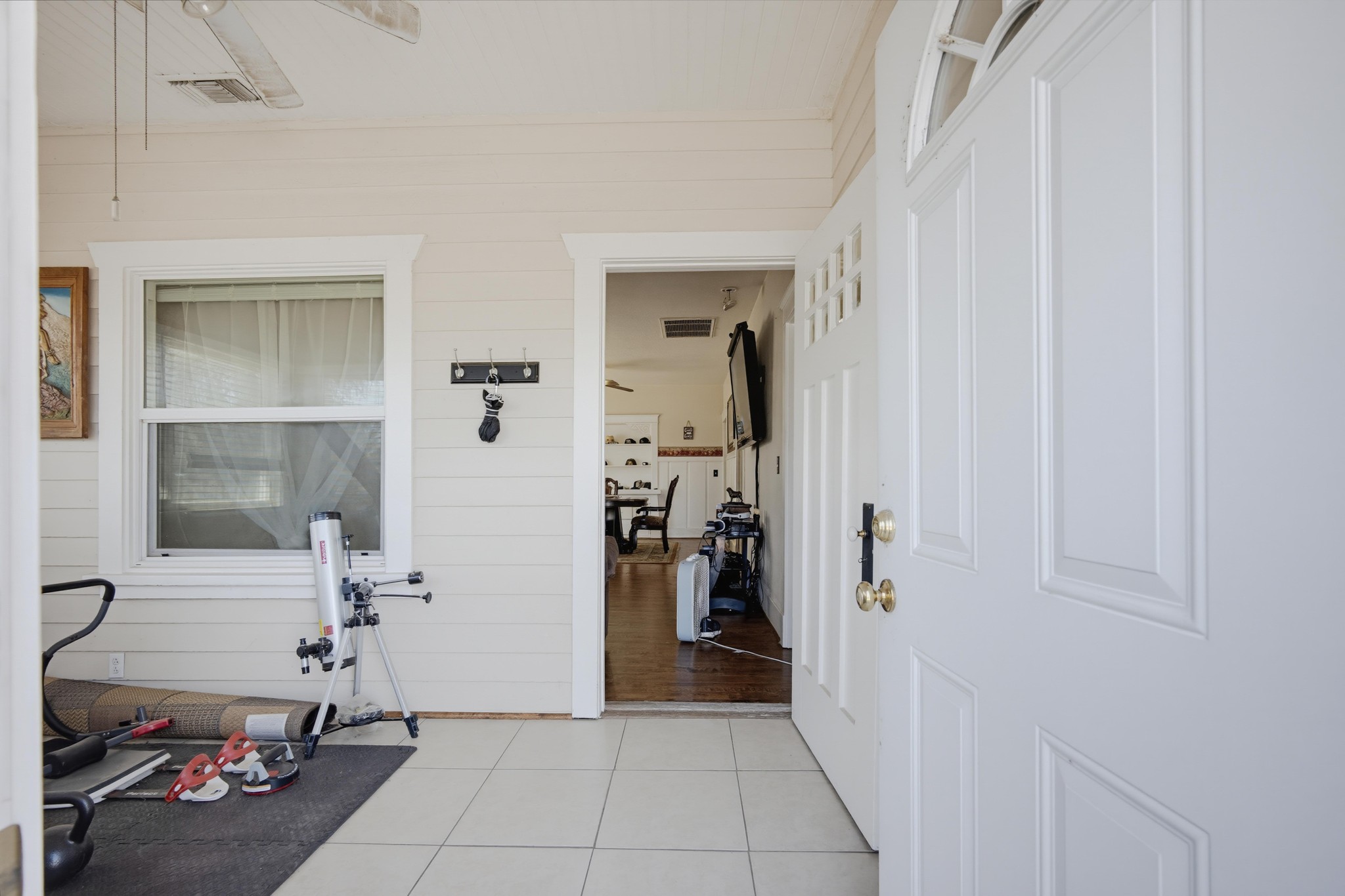 Virtual tour photo 8 of 40 for 42127 Whittier Ave