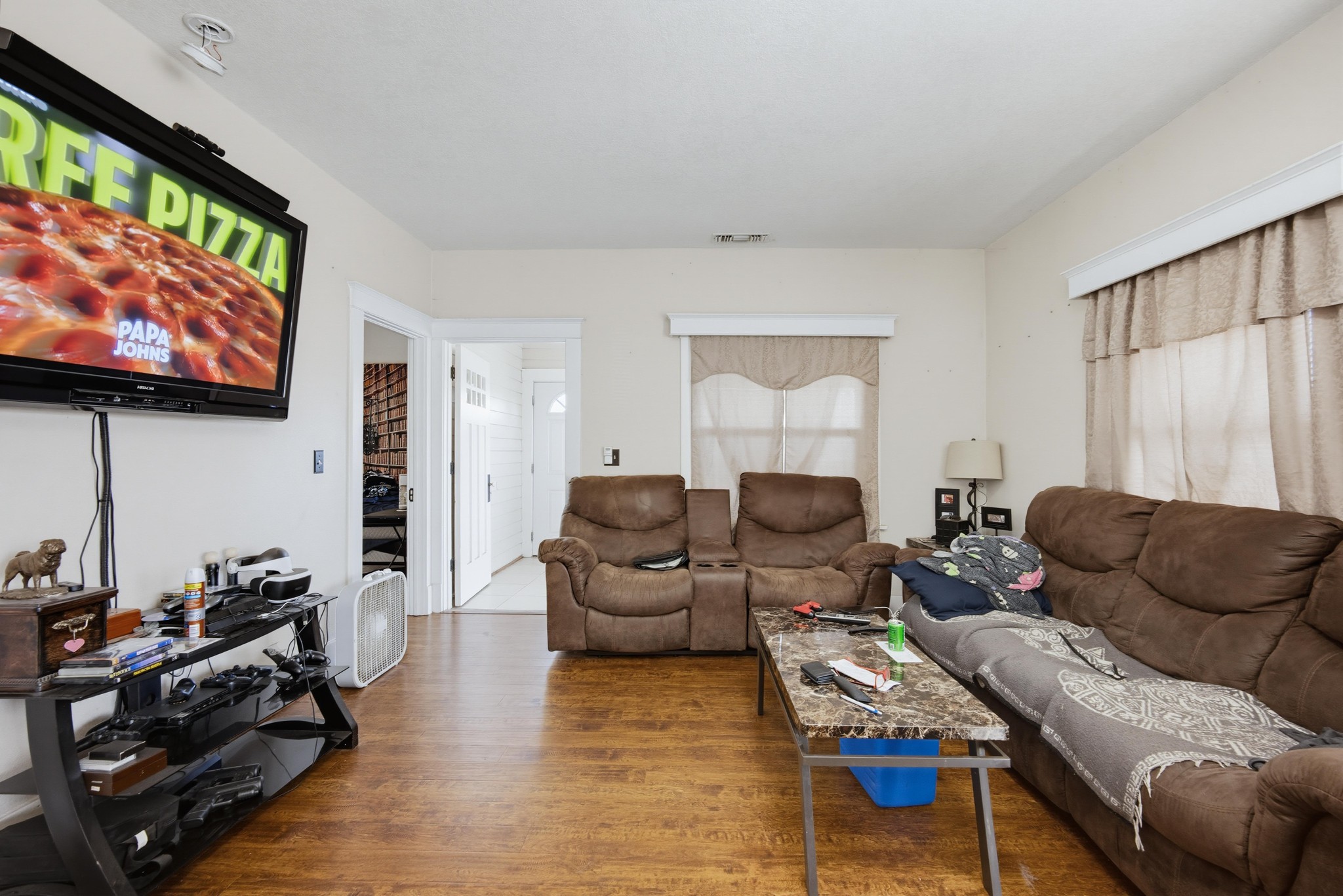 Virtual tour photo 12 of 40 for 42127 Whittier Ave