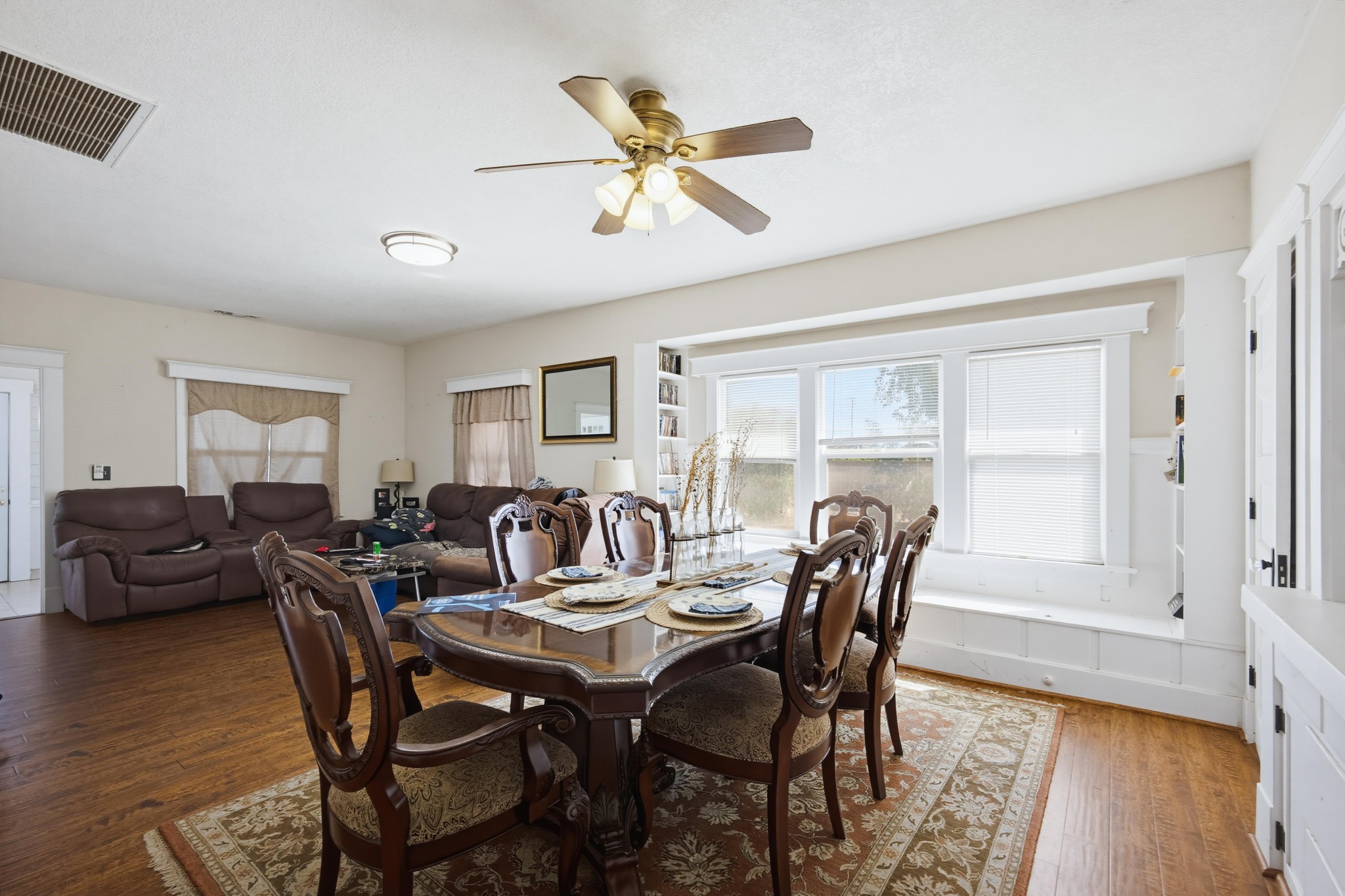 Virtual tour photo 14 of 40 for 42127 Whittier Ave