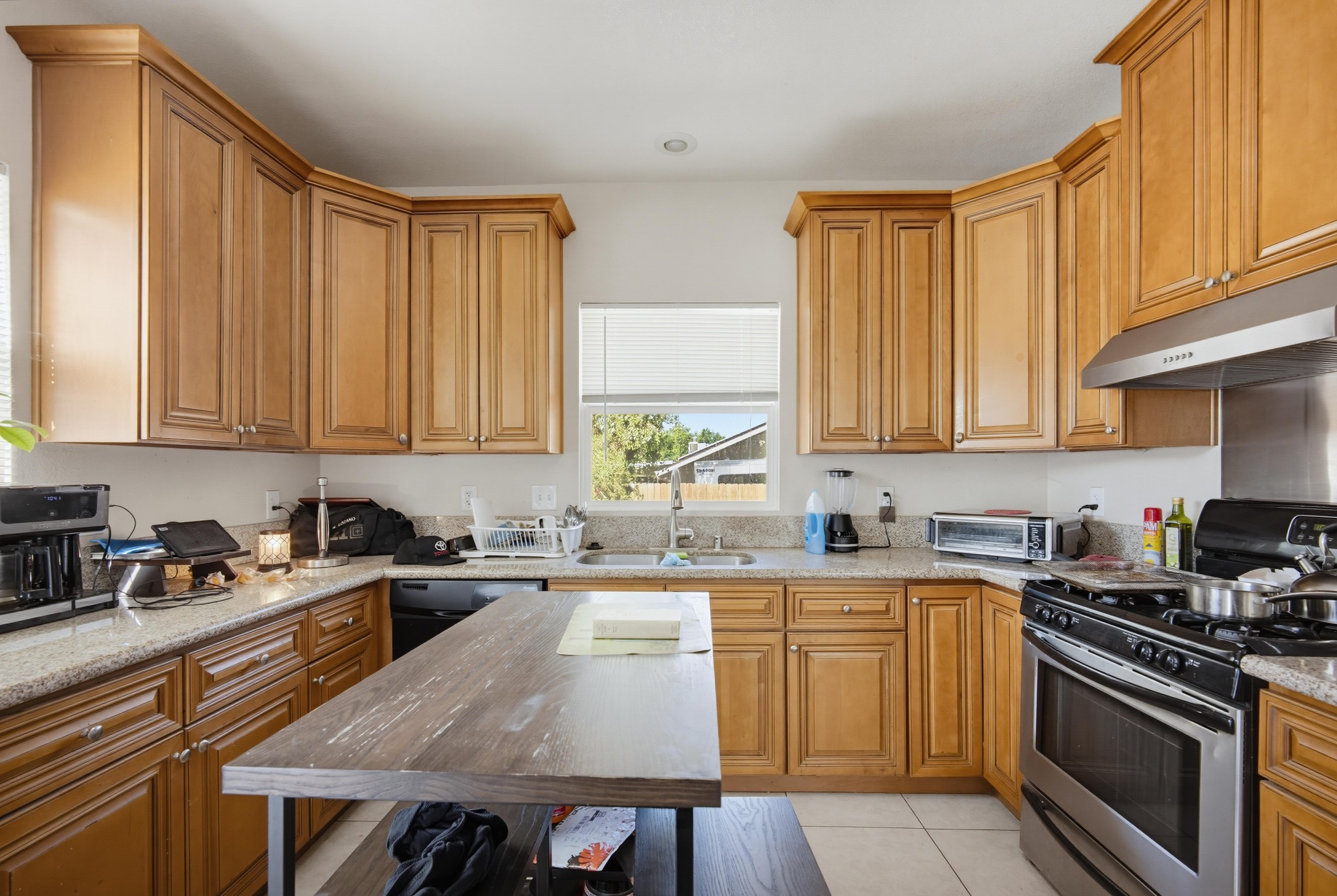Virtual tour photo 17 of 40 for 42127 Whittier Ave