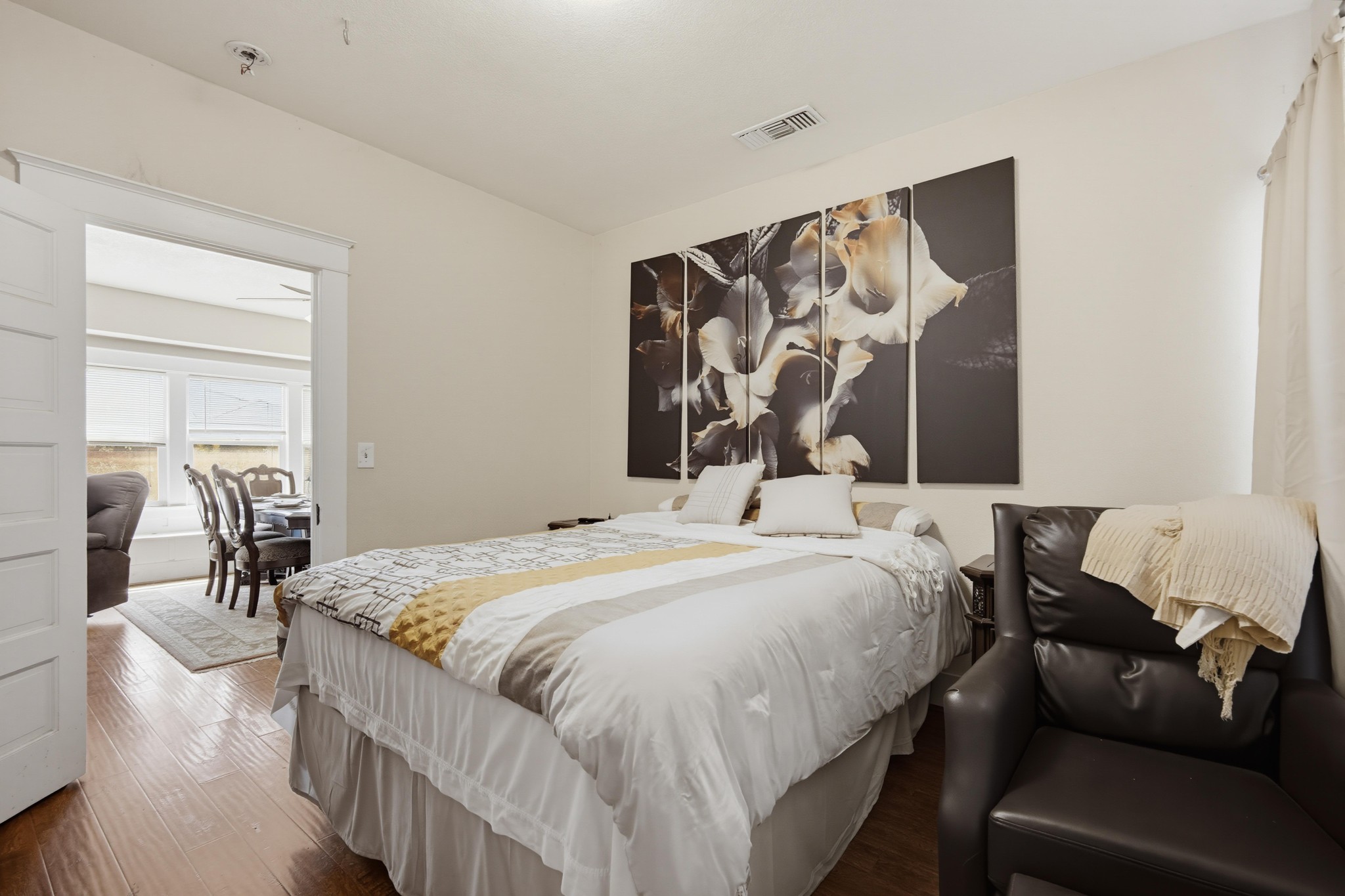 Virtual tour photo 29 of 40 for 42127 Whittier Ave