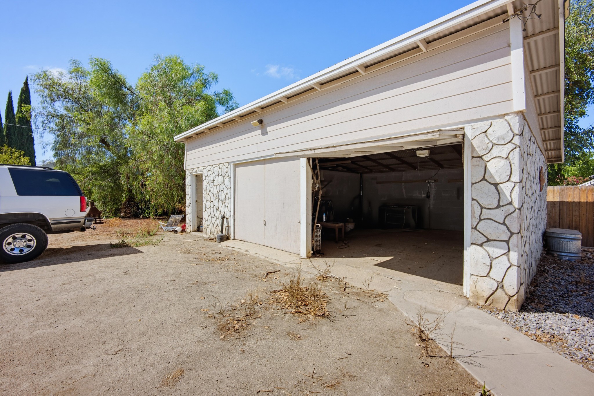 Virtual tour photo 34 of 40 for 42127 Whittier Ave