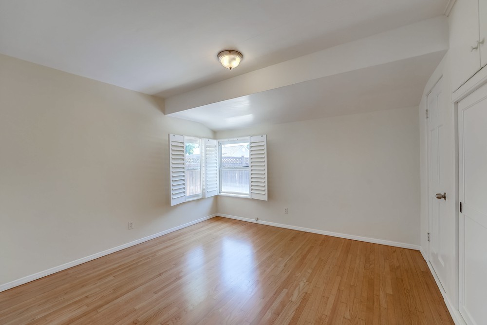 Virtual tour photo 29 of 39 for 4215 Albatross Dr