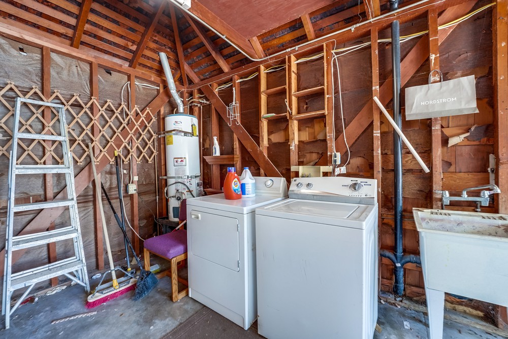 Virtual tour photo 32 of 39 for 4215 Albatross Dr