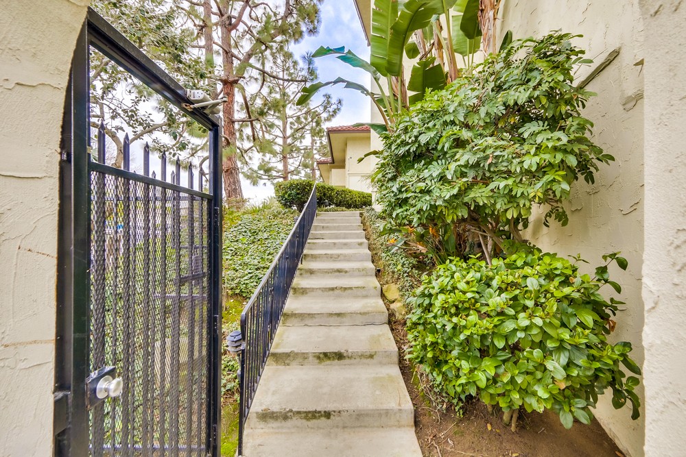 Virtual tour photo 44 of 49 for 4215 Asher St #6