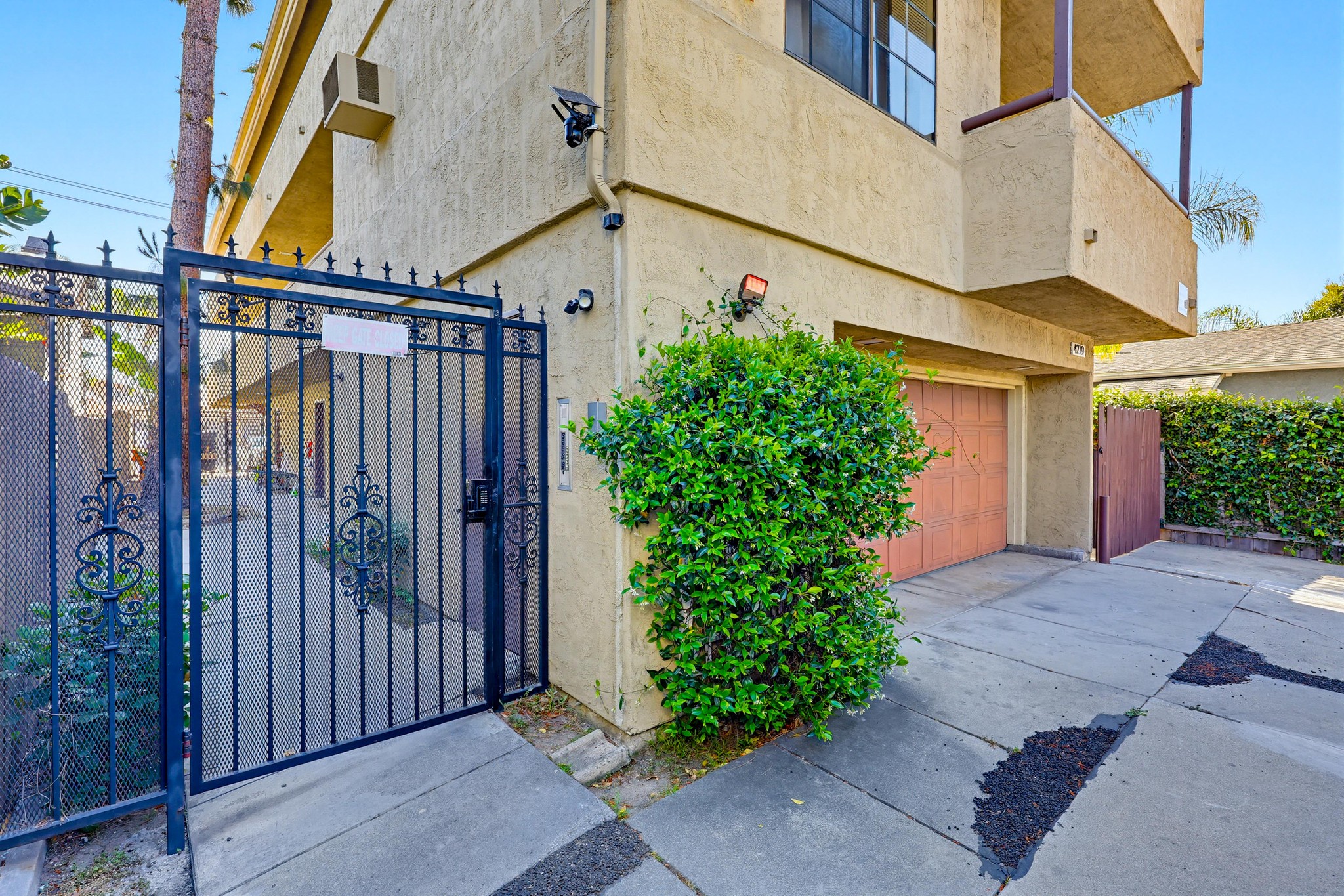 Virtual tour photo 1 of 35 for 4219 Illinois St #1