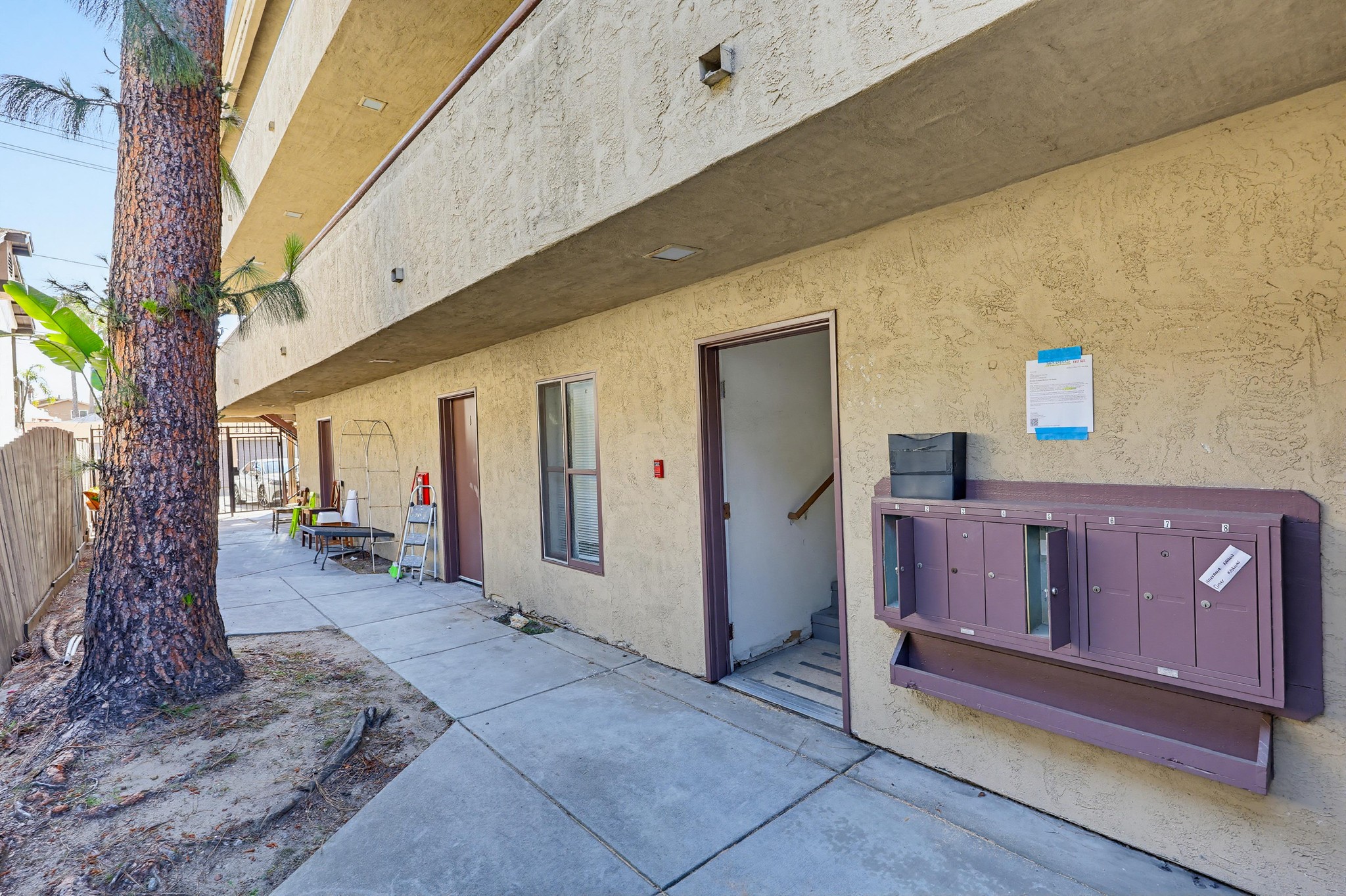 Virtual tour photo 3 of 35 for 4219 Illinois St #1