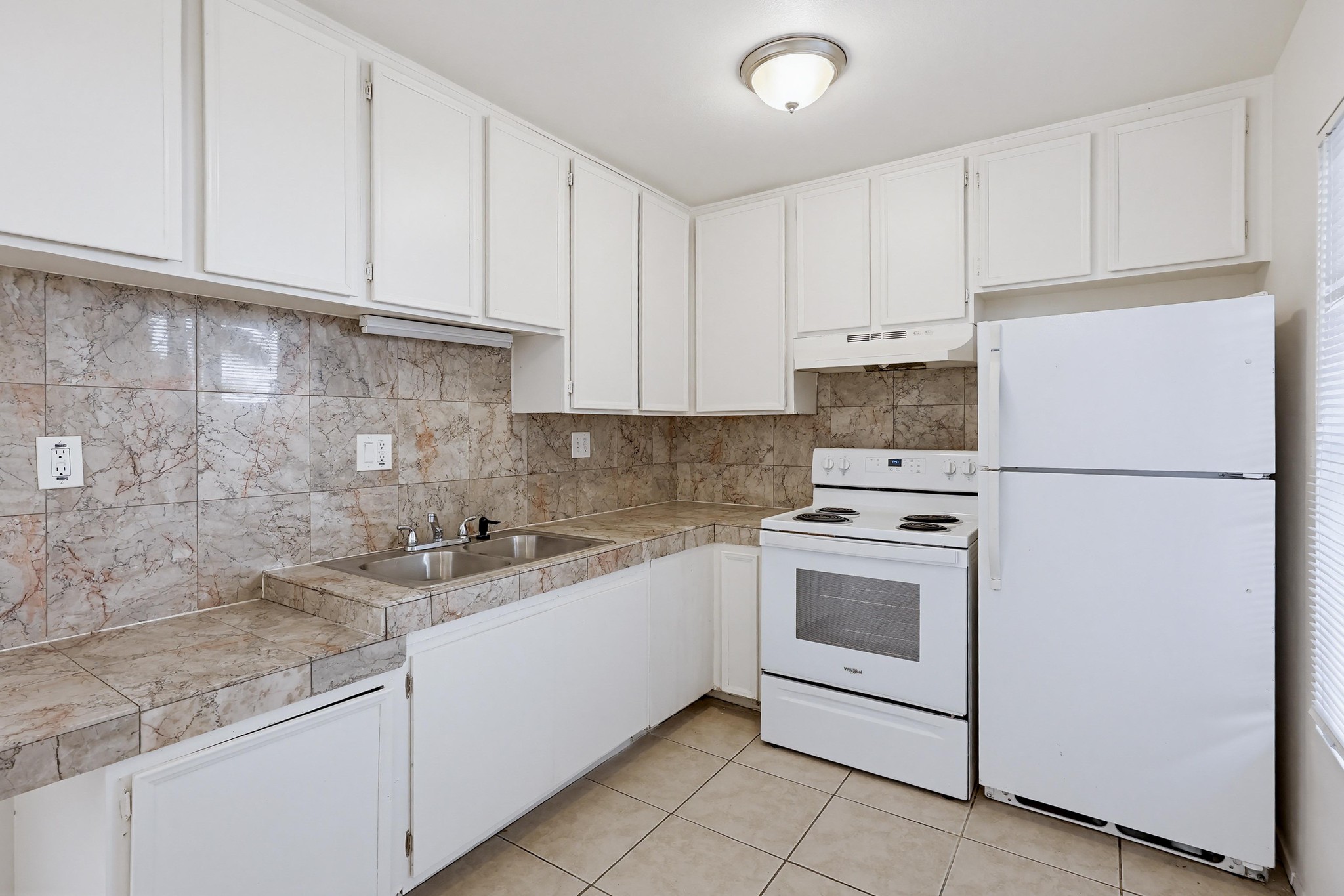 Virtual tour photo 8 of 35 for 4219 Illinois St #1