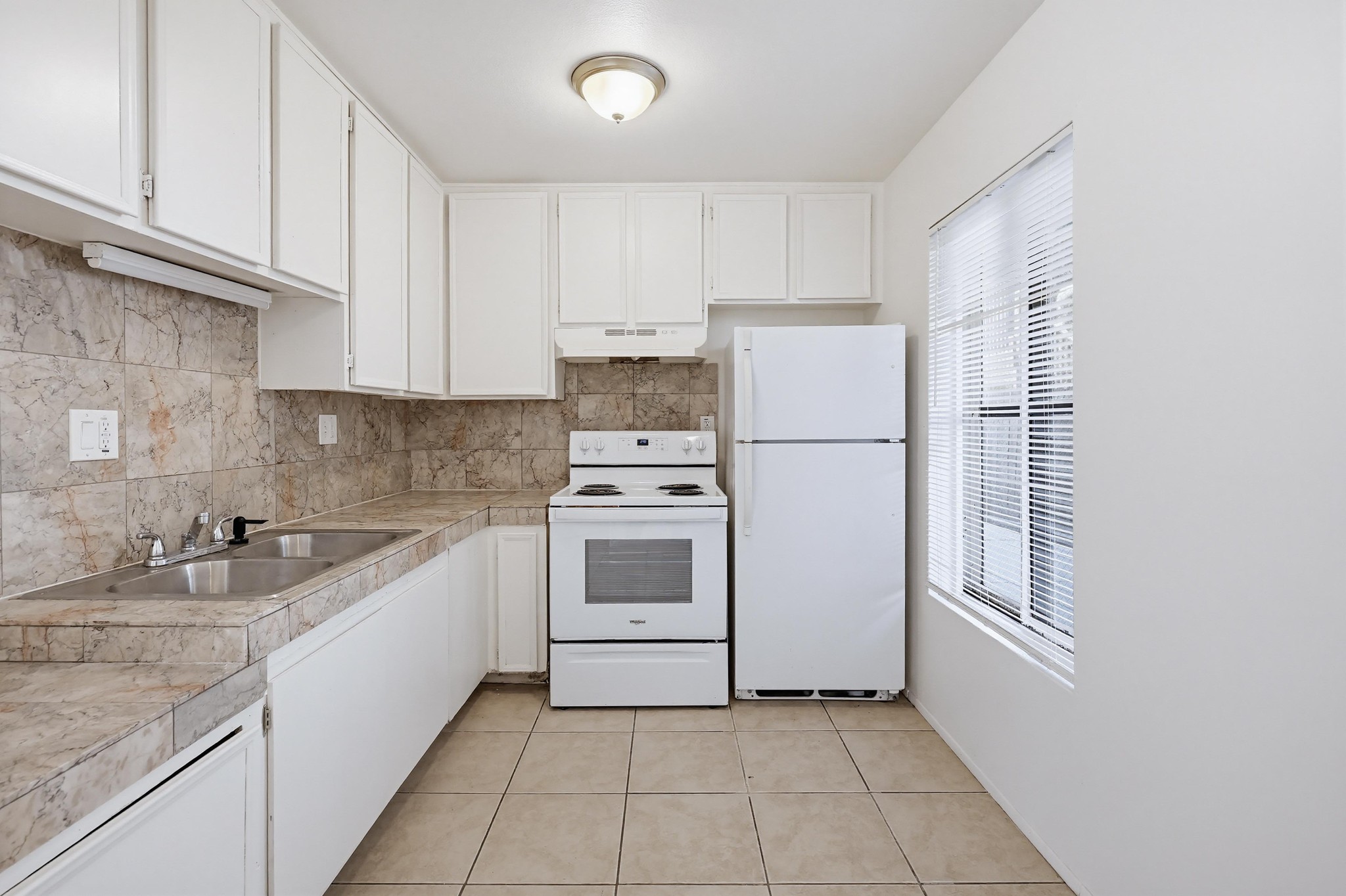 Virtual tour photo 9 of 35 for 4219 Illinois St #1