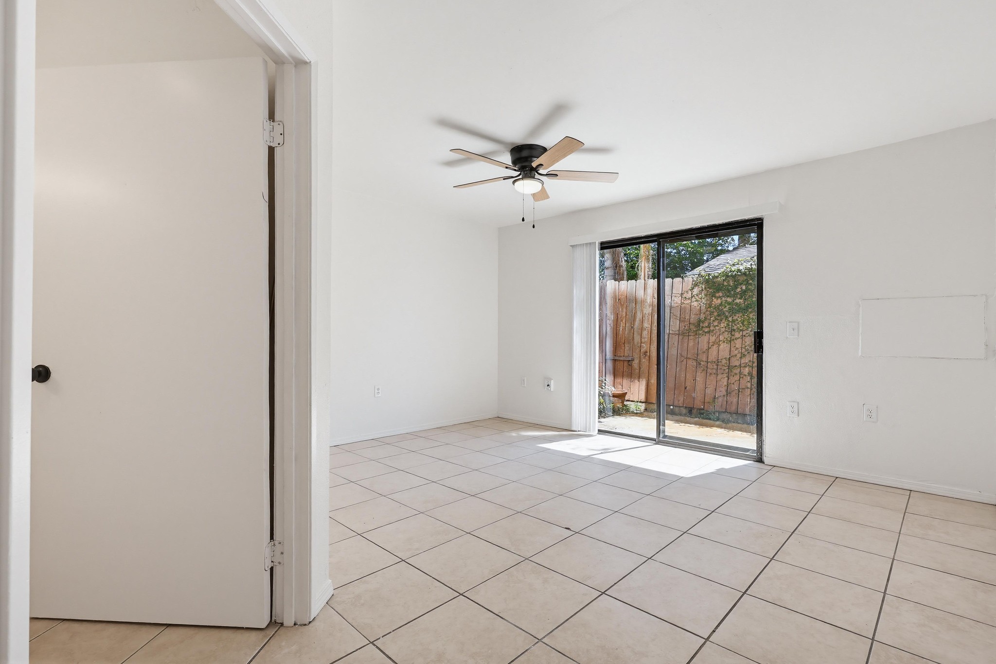 Virtual tour photo 12 of 35 for 4219 Illinois St #1