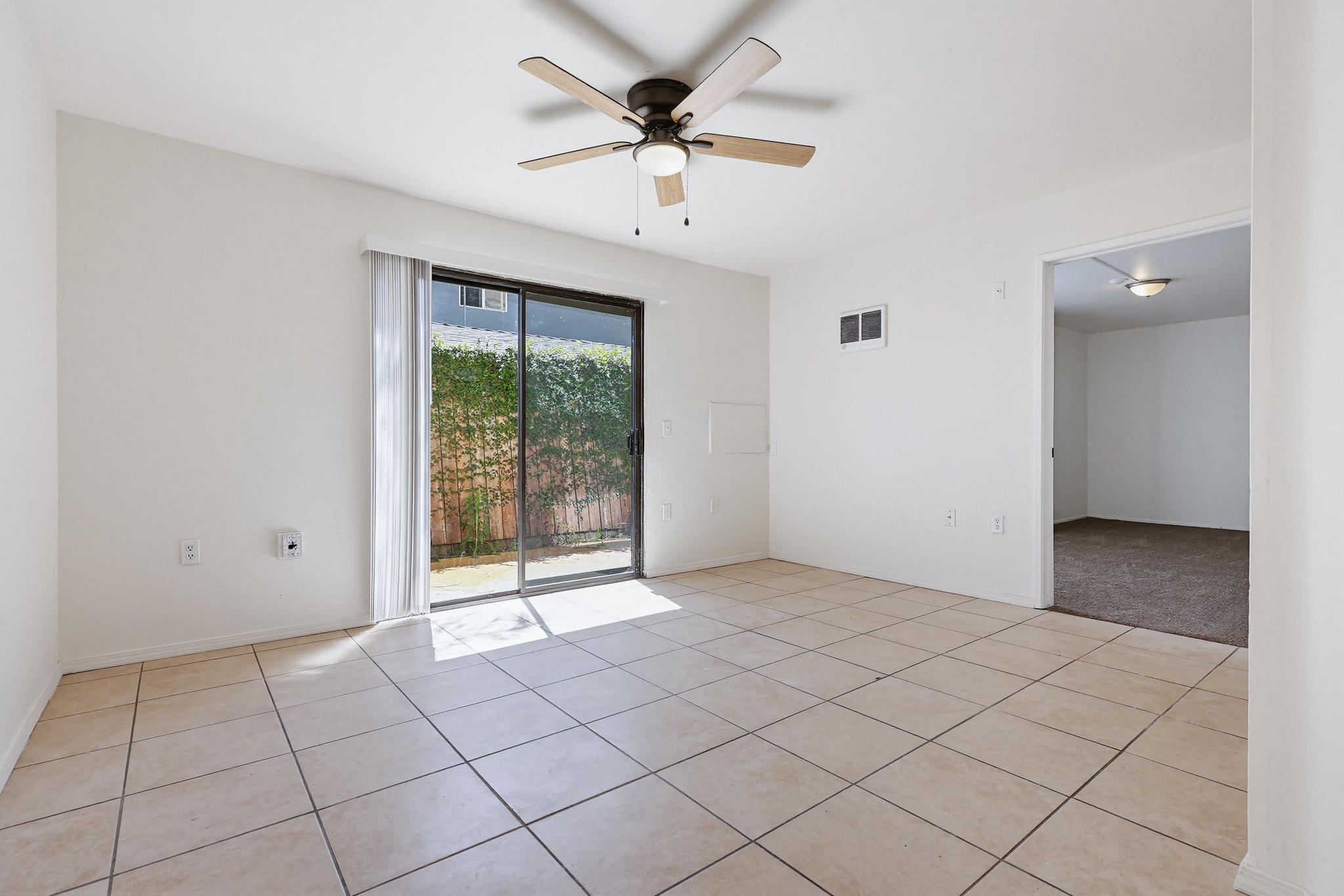 Virtual tour photo 14 of 35 for 4219 Illinois St #1