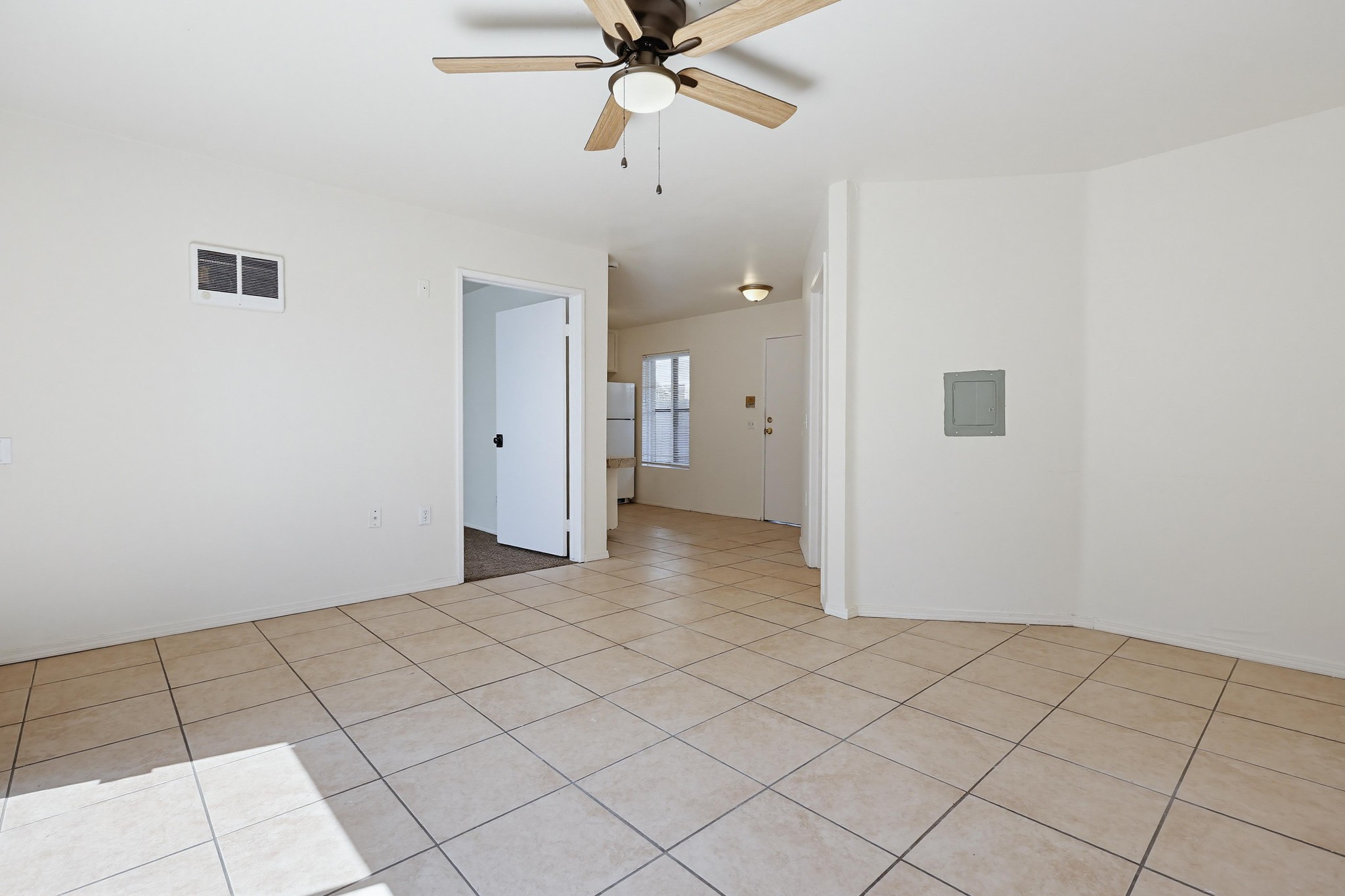 Virtual tour photo 15 of 35 for 4219 Illinois St #1
