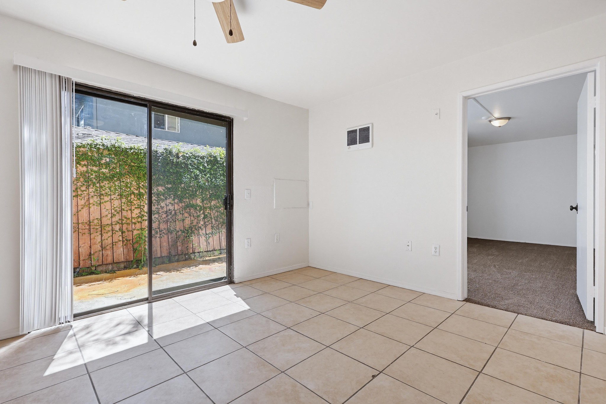 Virtual tour photo 16 of 35 for 4219 Illinois St #1