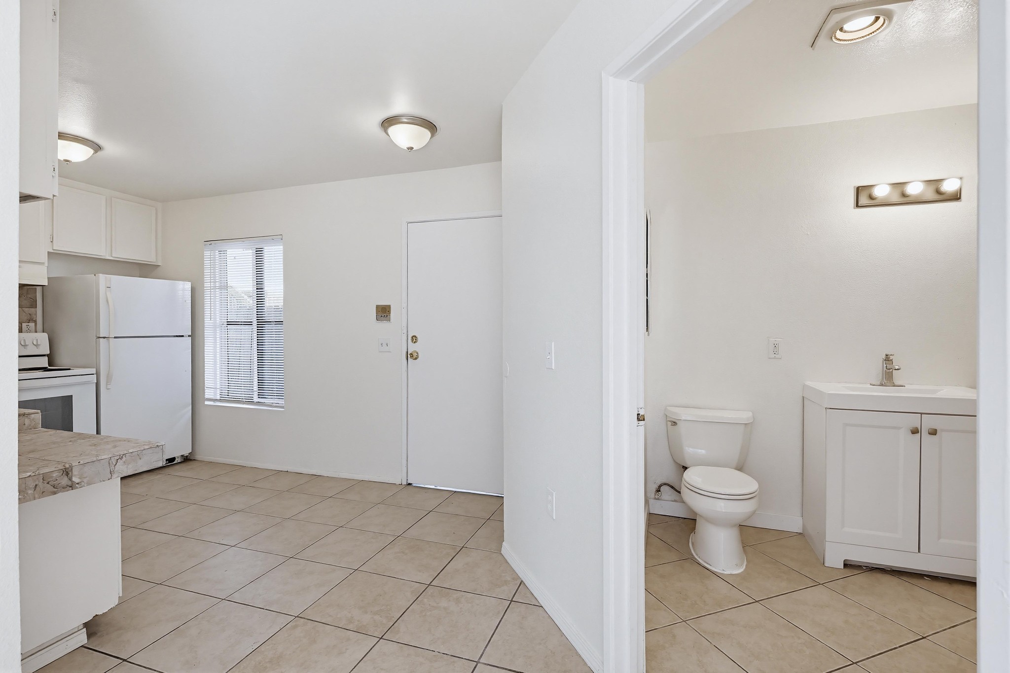 Virtual tour photo 17 of 35 for 4219 Illinois St #1