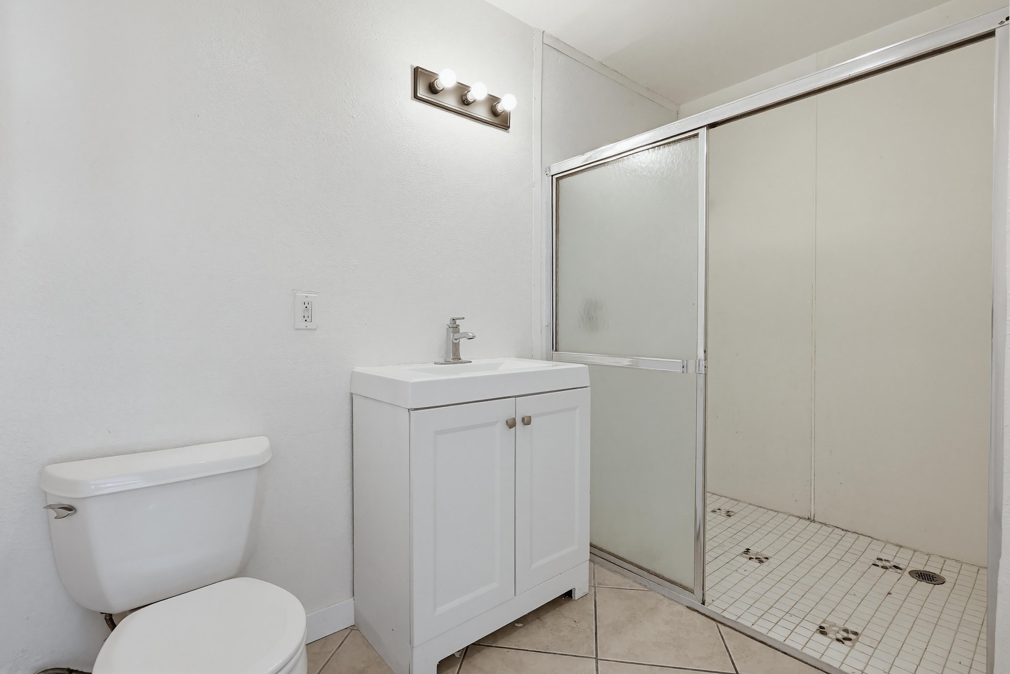 Virtual tour photo 18 of 35 for 4219 Illinois St #1