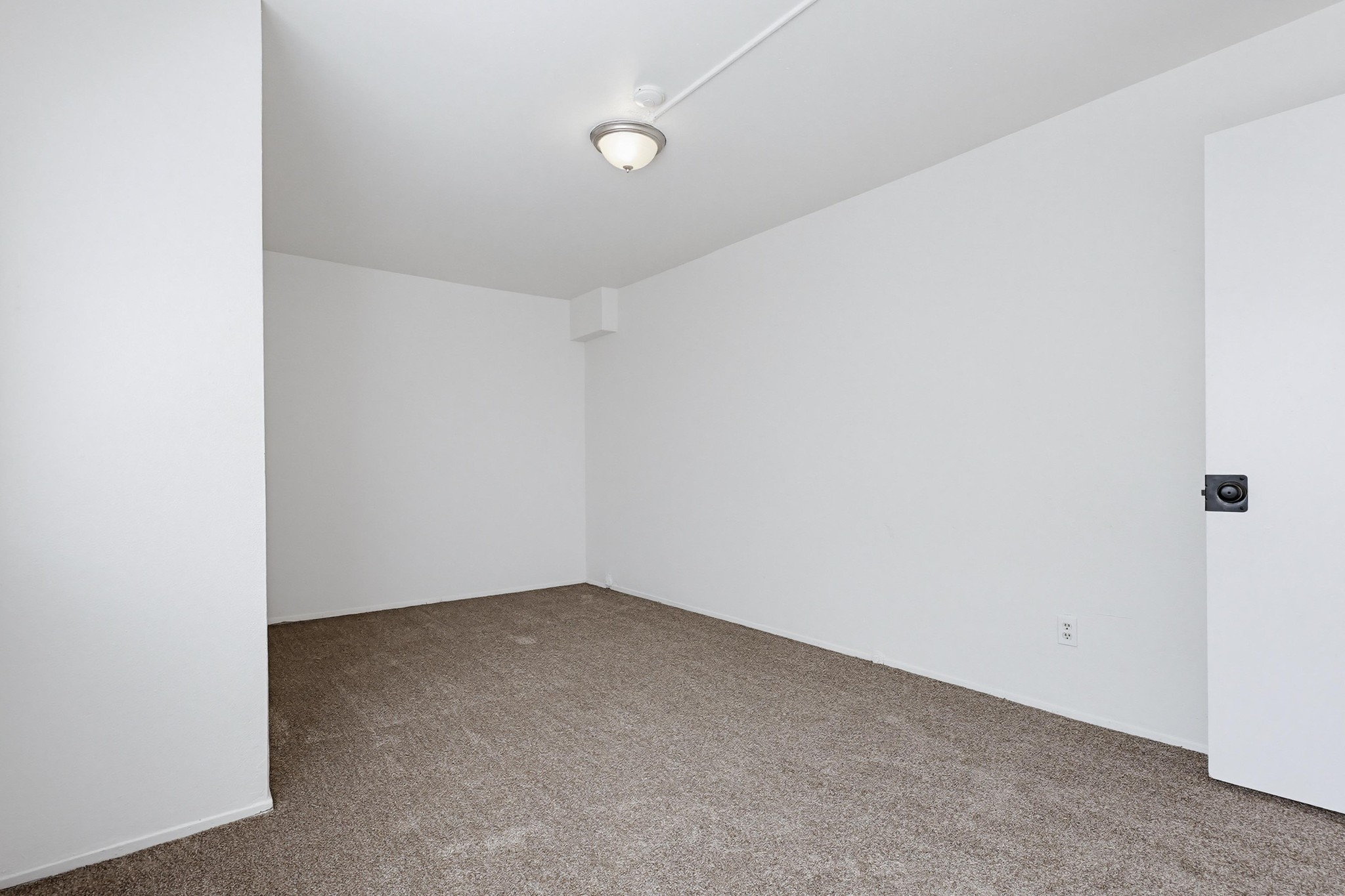 Virtual tour photo 24 of 35 for 4219 Illinois St #1