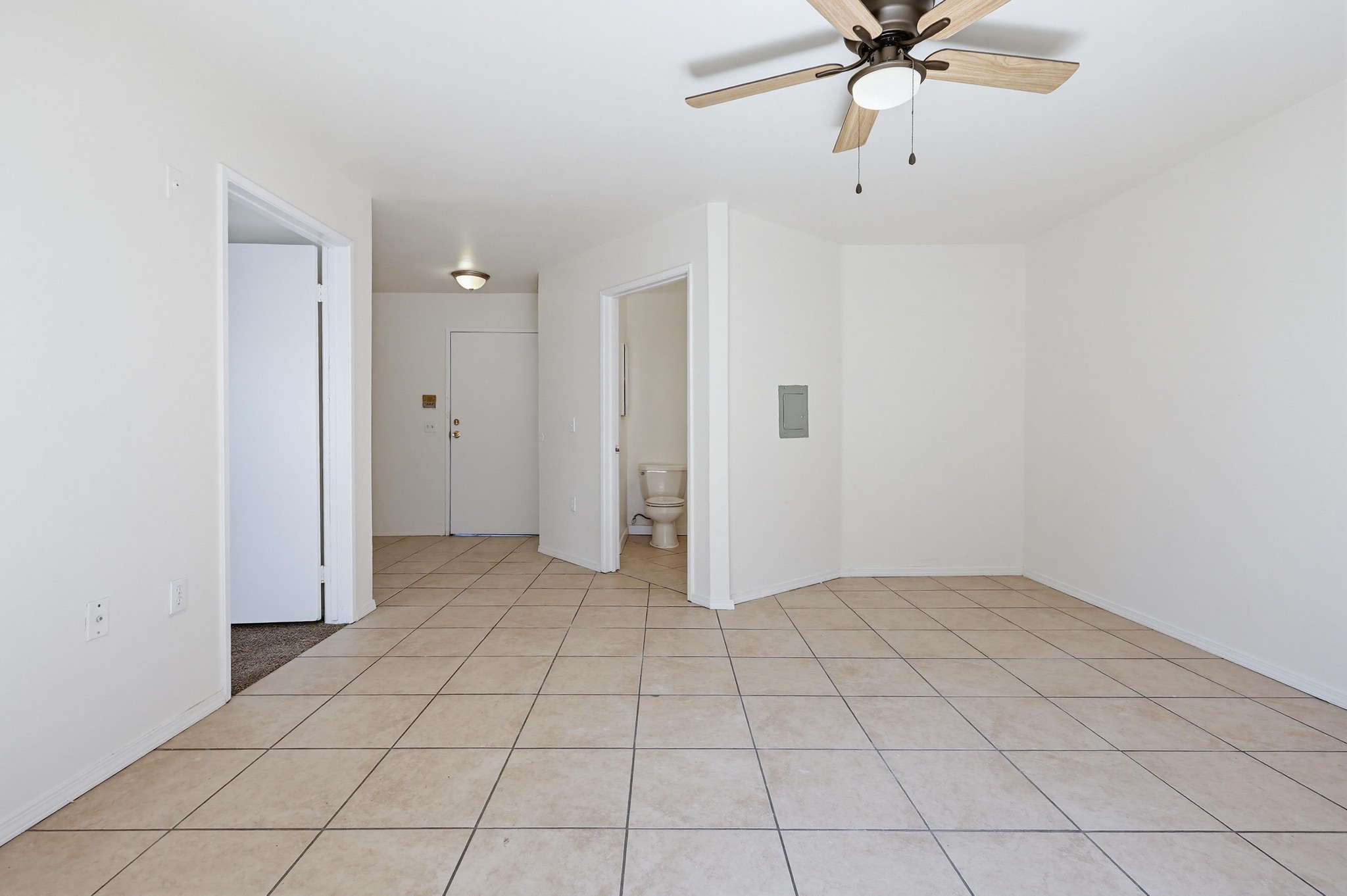 Virtual tour photo 25 of 35 for 4219 Illinois St #1