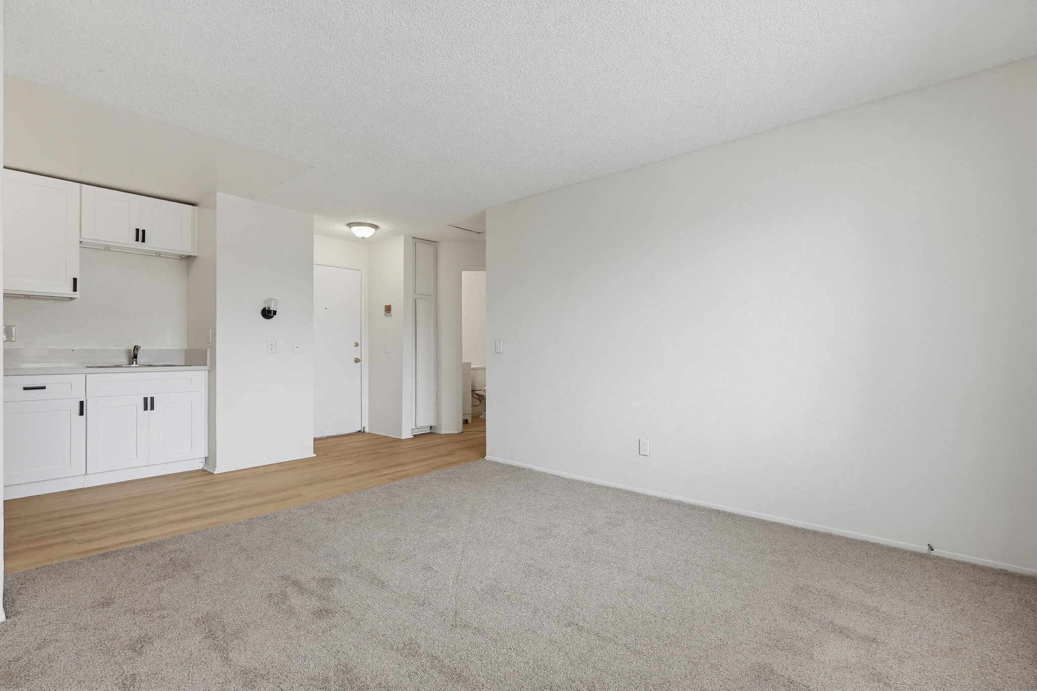 Virtual tour photo 15 of 35 for 4219 Illinois St #7