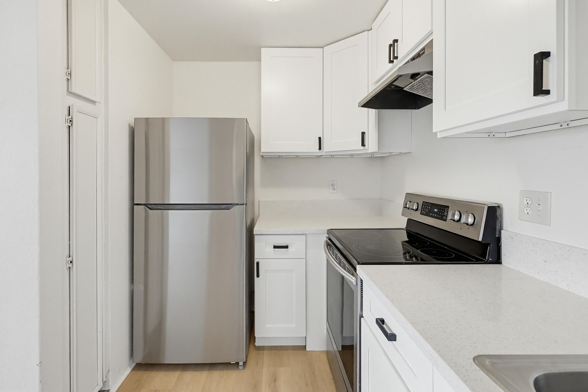 Virtual tour photo 19 of 35 for 4219 Illinois St #7