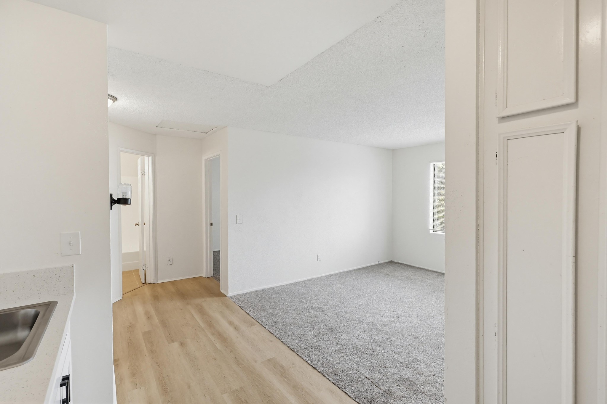 Virtual tour photo 21 of 35 for 4219 Illinois St #7