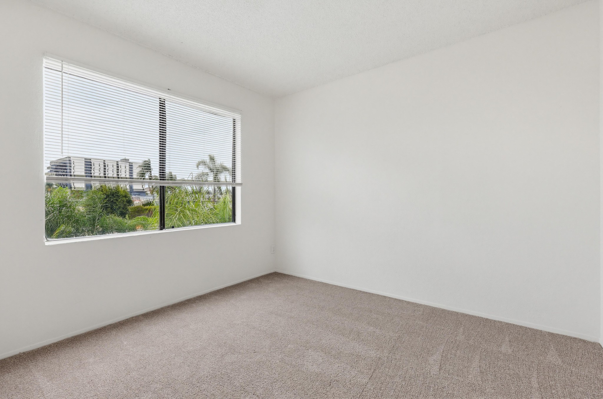 Virtual tour photo 23 of 35 for 4219 Illinois St #7