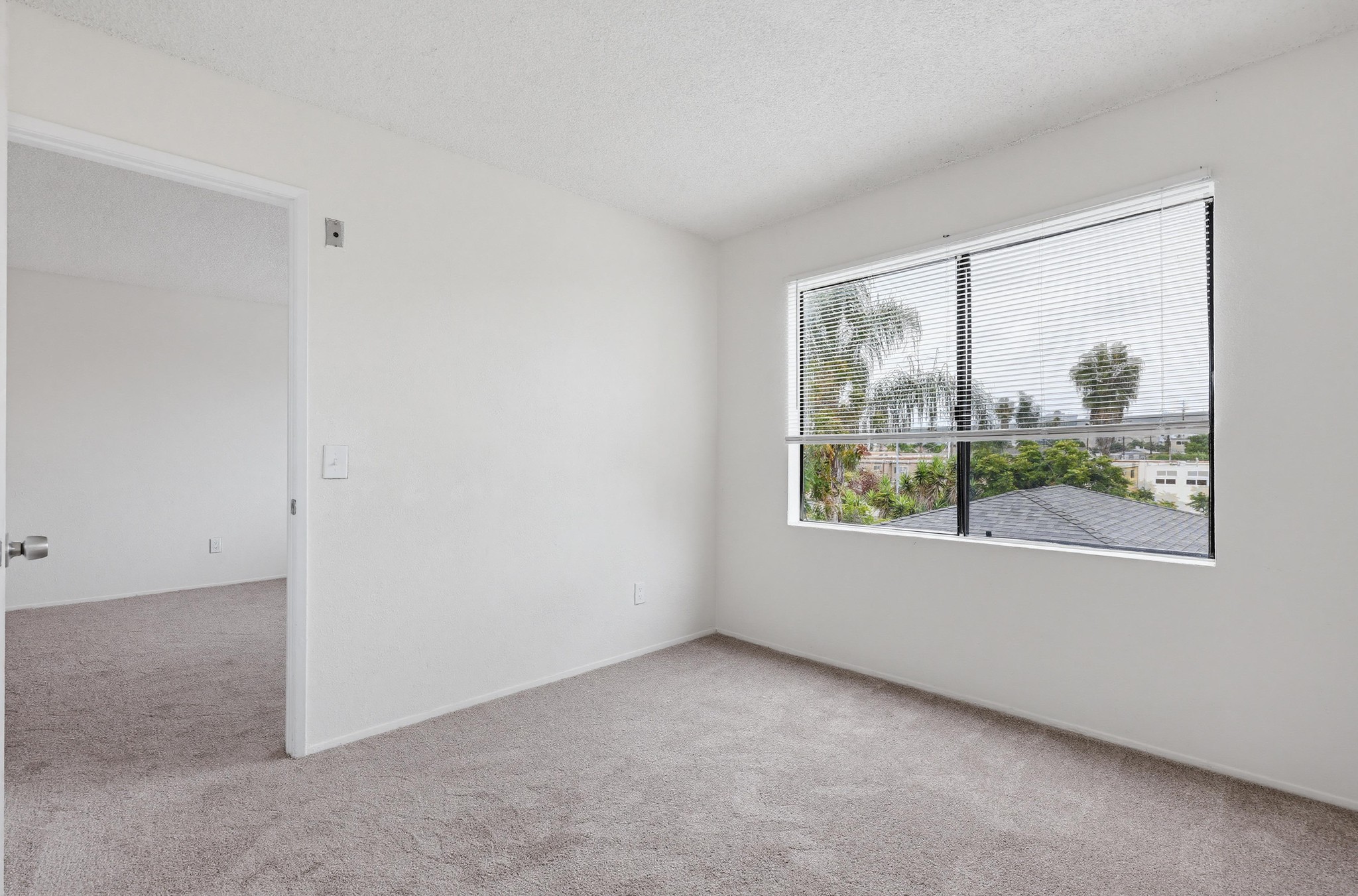 Virtual tour photo 33 of 35 for 4219 Illinois St #7