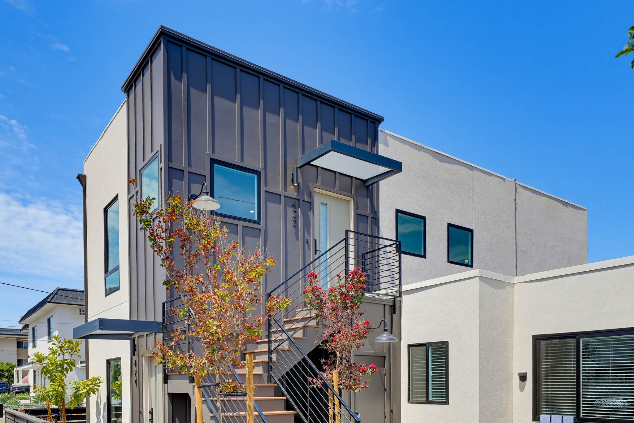 Virtual tour photo 5 of 36 for 422 Arbor Dr