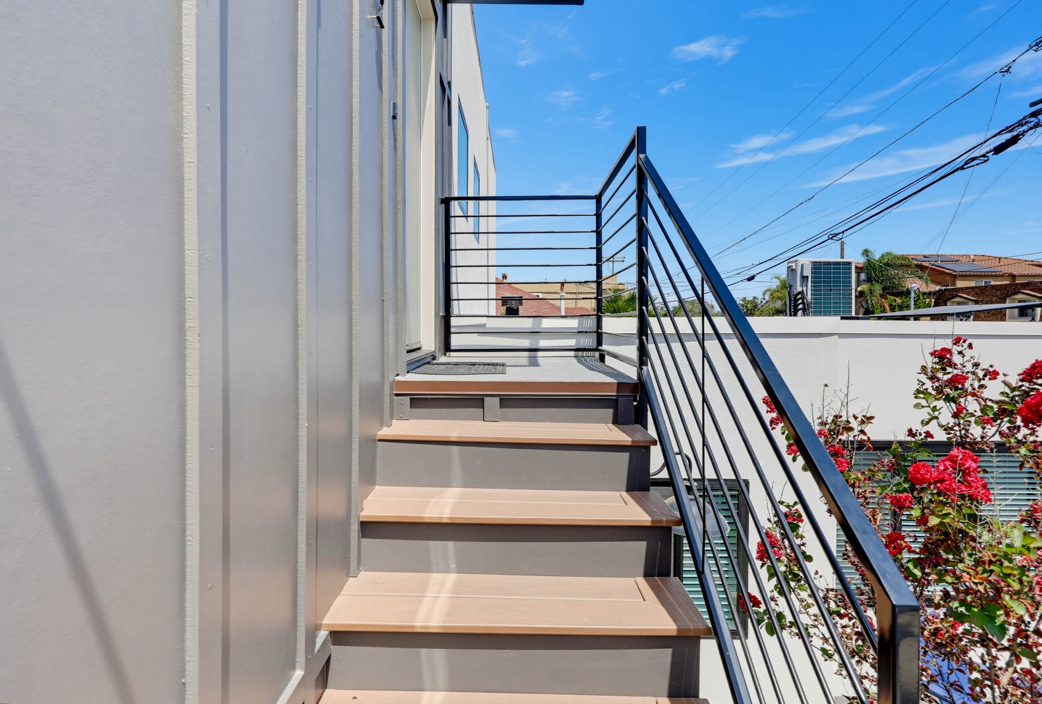 Virtual tour photo 7 of 36 for 422 Arbor Dr