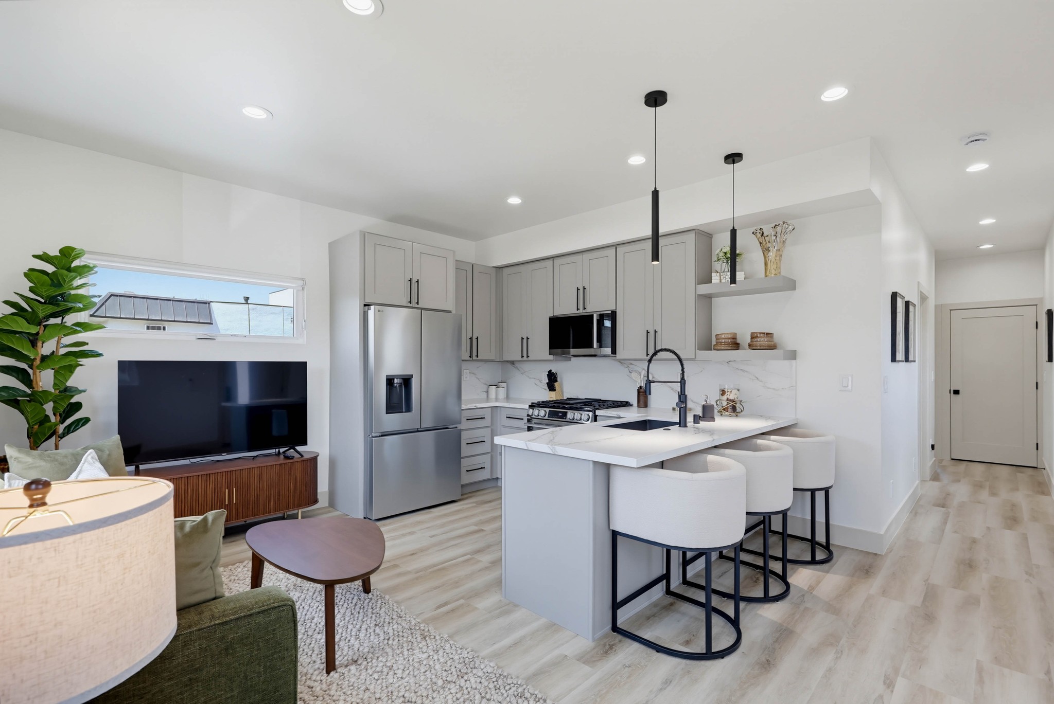 Virtual tour photo 12 of 36 for 422 Arbor Dr