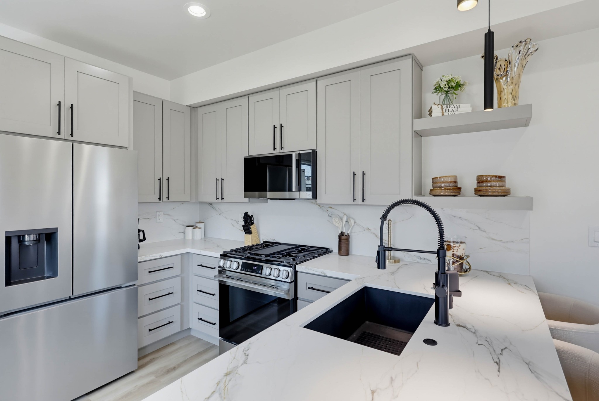Virtual tour photo 16 of 36 for 422 Arbor Dr