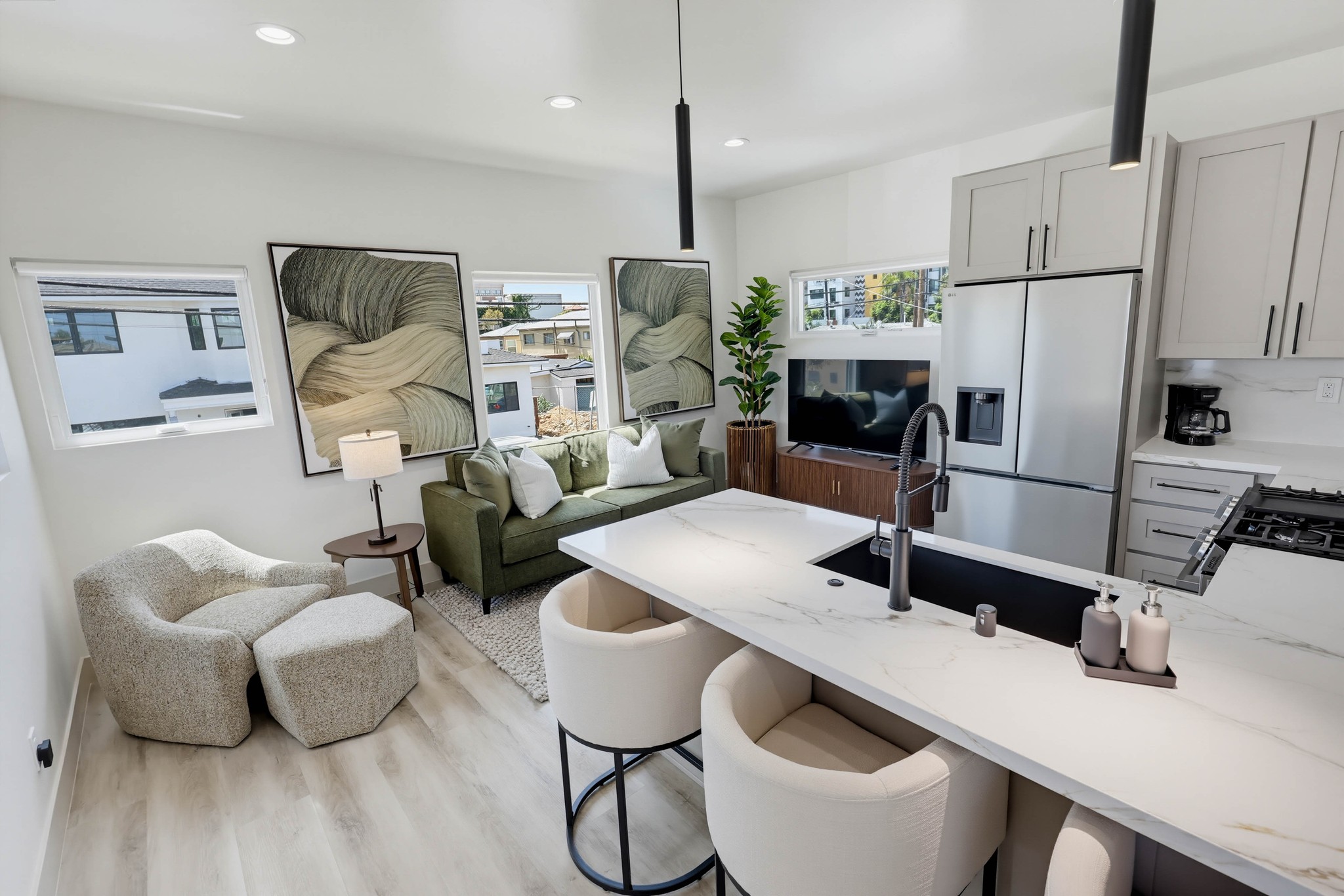 Virtual tour photo 21 of 36 for 422 Arbor Dr